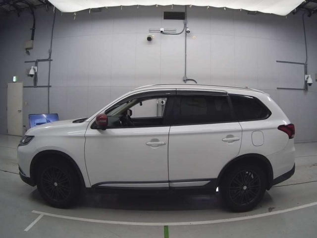 MITSUBISHI OUTLANDER 2016