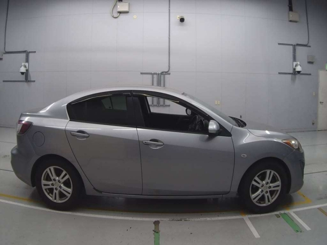 MAZDA AXELA 2009