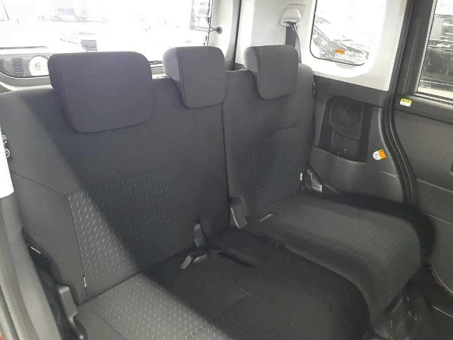 TOYOTA ROOMY 2021