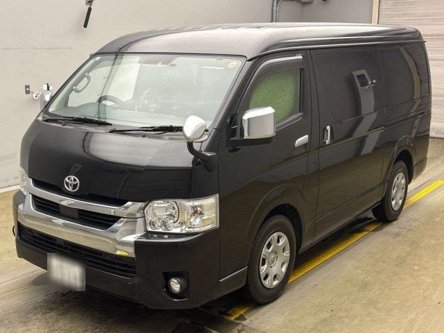 TOYOTA HIACE 2022