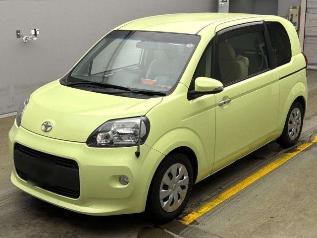 TOYOTA PORTE 2014
