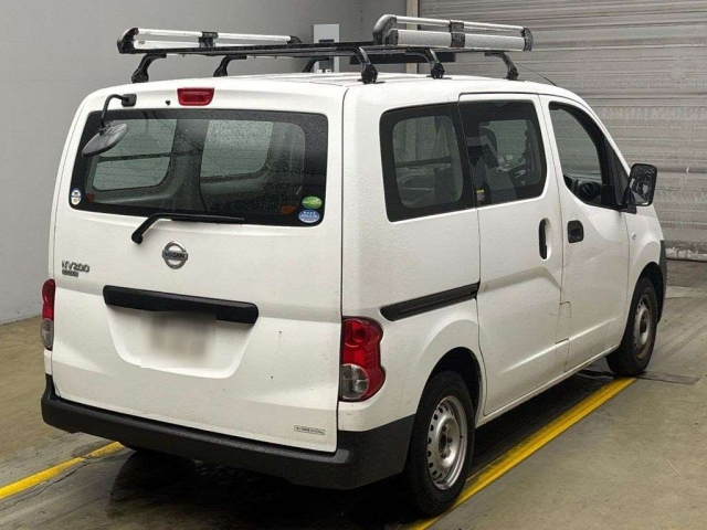 NISSAN NV200 2012