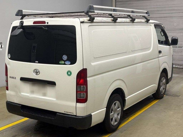 TOYOTA HIACE VAN 2017
