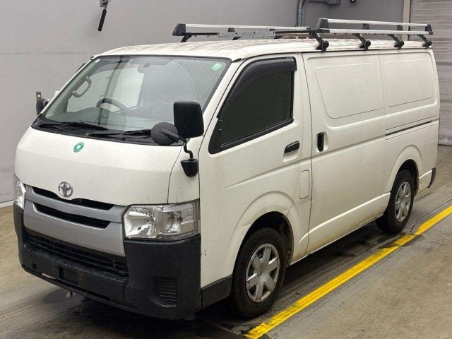 TOYOTA HIACE VAN 2017