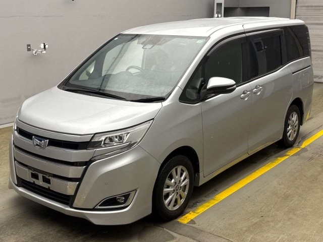 TOYOTA NOAH 2020