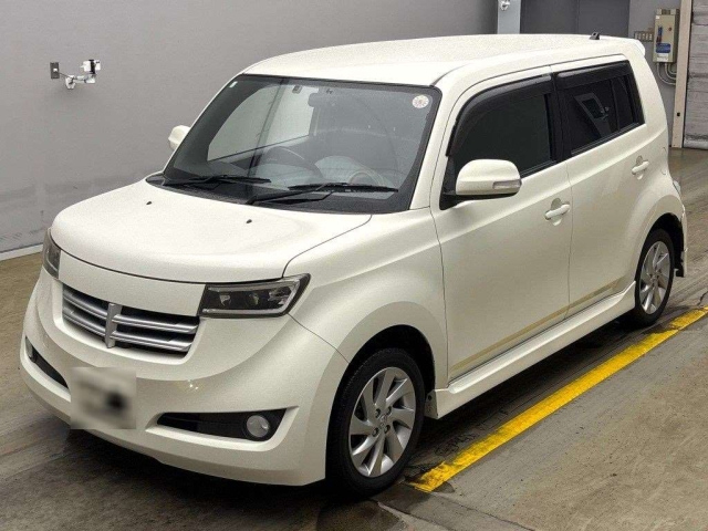 TOYOTA BB 2010