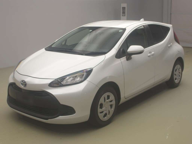 TOYOTA AQUA 2022
