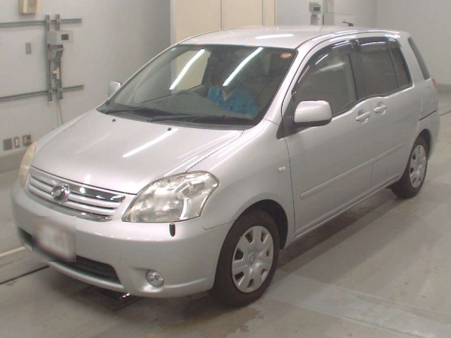 TOYOTA RAUM 2009