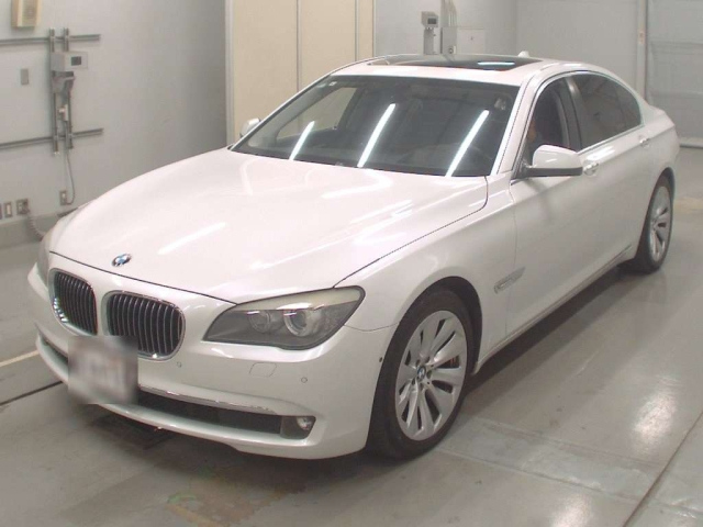 BMW 7 SERIES 2011