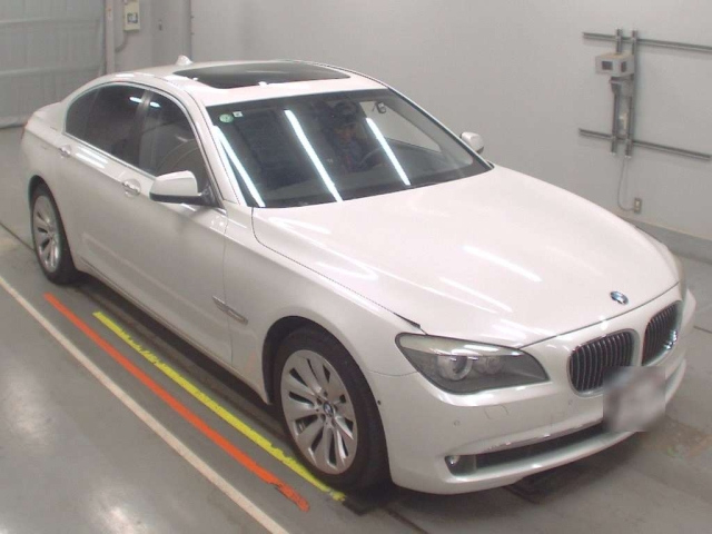 BMW 7 SERIES 2011