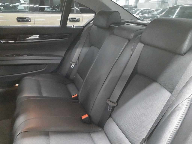 BMW 7 SERIES 2011