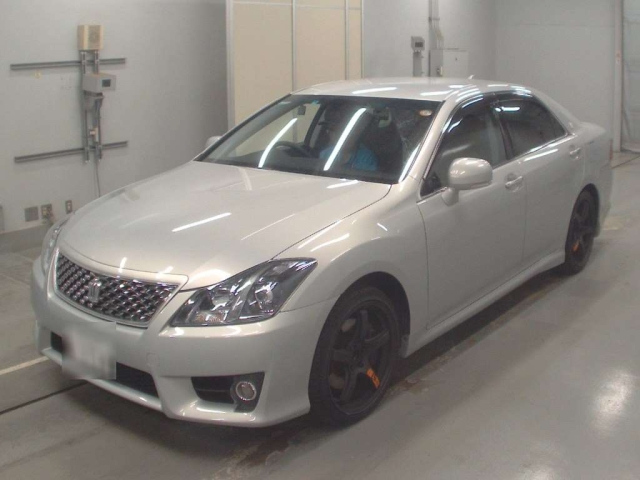 TOYOTA CROWN 2010