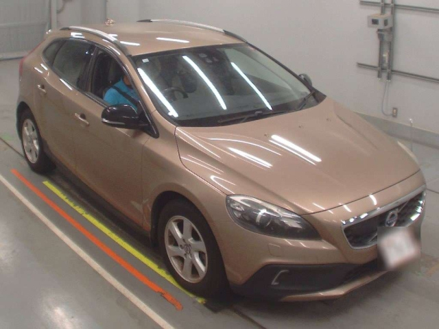 VOLVO V40 2014