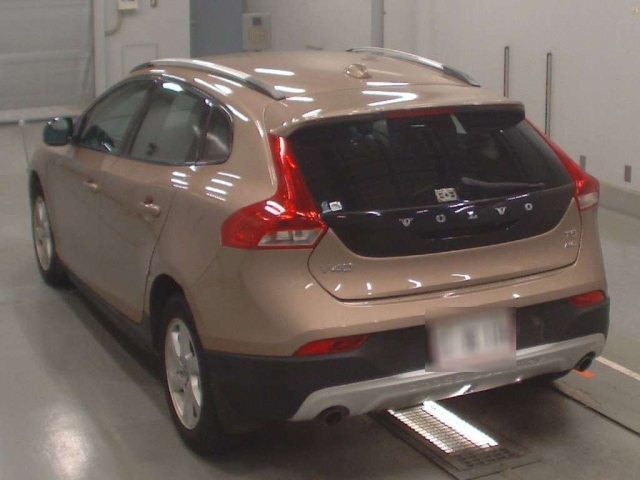 VOLVO V40 2014