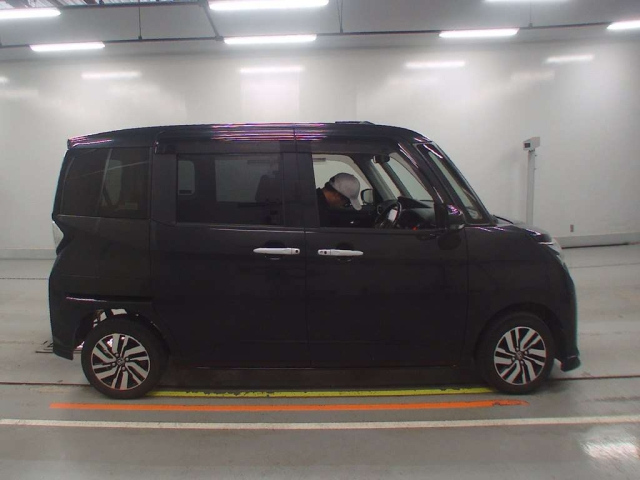 TOYOTA TANK 2017