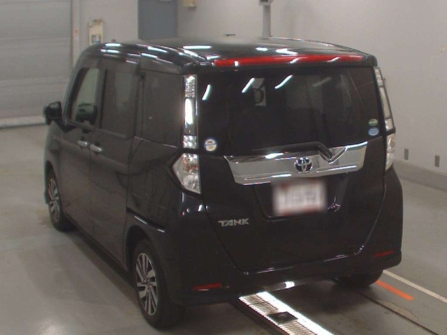 TOYOTA TANK 2017