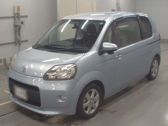 TOYOTA PORTE 2013