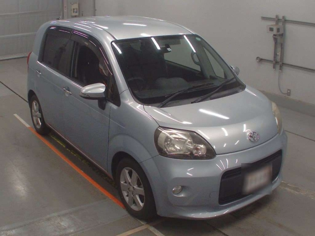 TOYOTA PORTE 2013