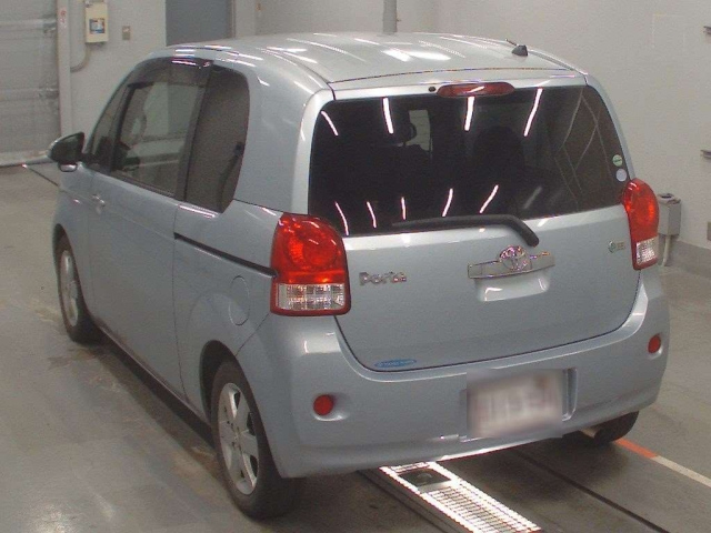 TOYOTA PORTE 2013