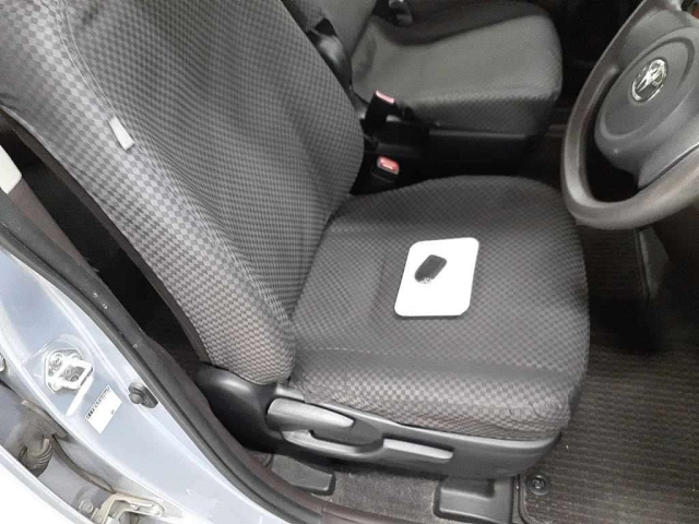 TOYOTA PORTE 2013
