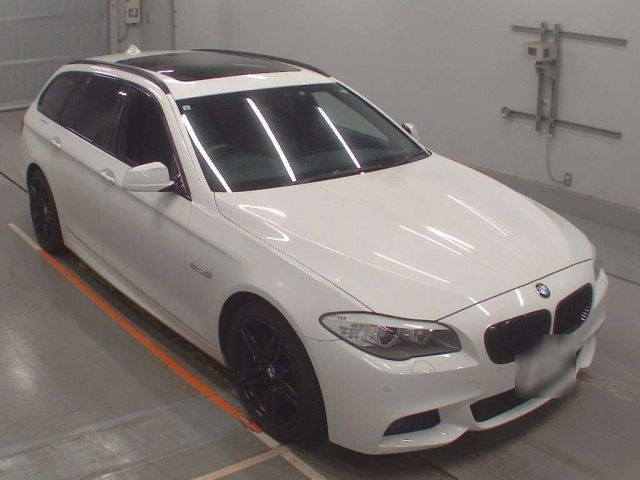 BMW 5 SERIES 2011