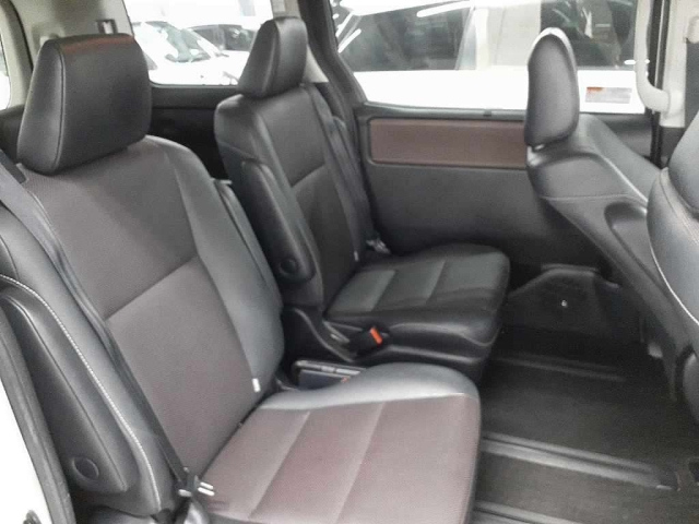 TOYOTA ESQUIRE 2015