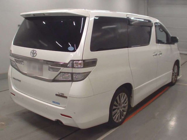 TOYOTA VELLFIRE 2013
