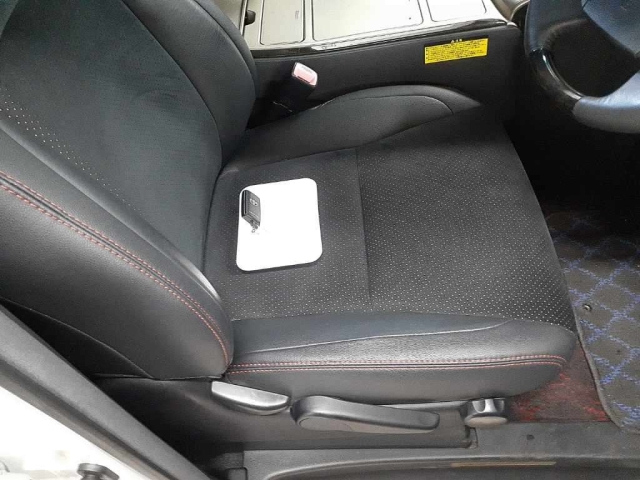 TOYOTA VELLFIRE 2013