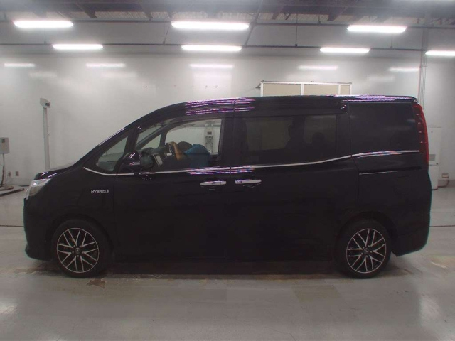 TOYOTA ESQUIRE 2015