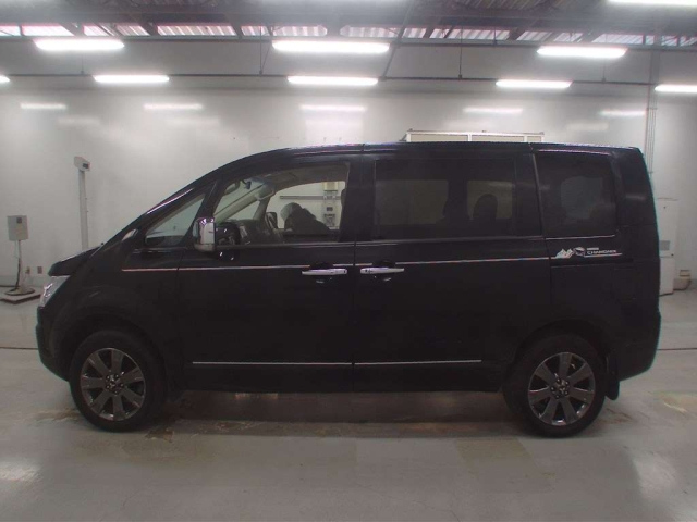 MITSUBISHI DELICA D5 2018