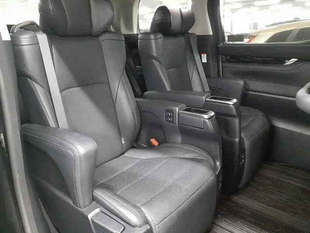 TOYOTA ALPHARD 2015