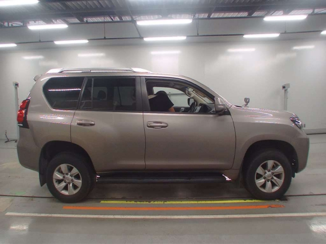 TOYOTA LAND CRUISER PRADO 2017