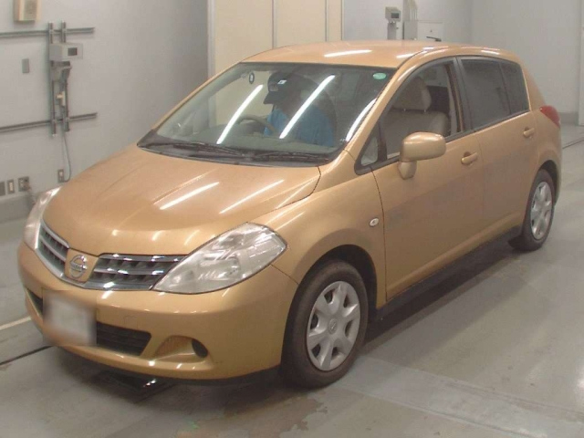 NISSAN TIIDA 2011