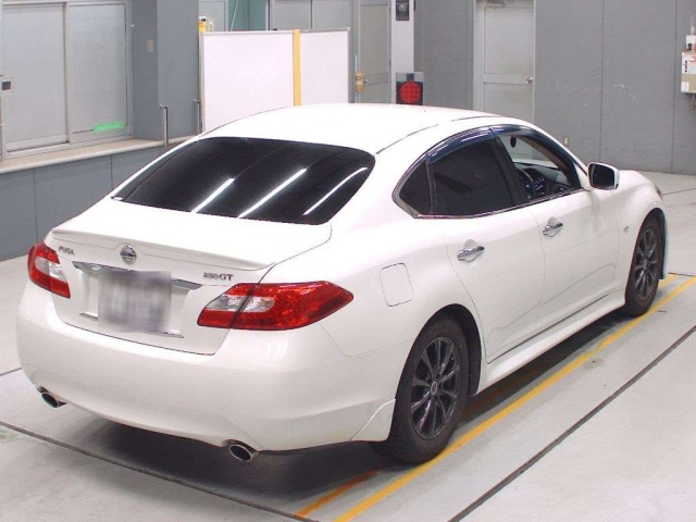 NISSAN FUGA 2013