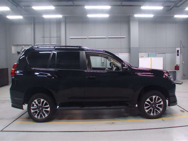 TOYOTA LAND CRUISER PRADO 2021