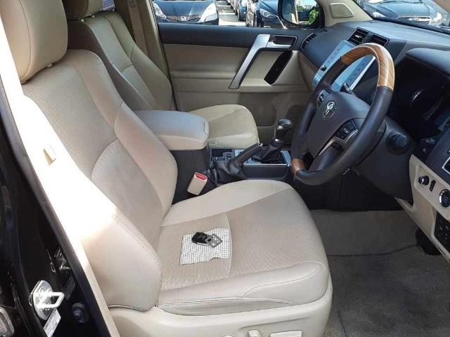 TOYOTA LAND CRUISER PRADO 2021