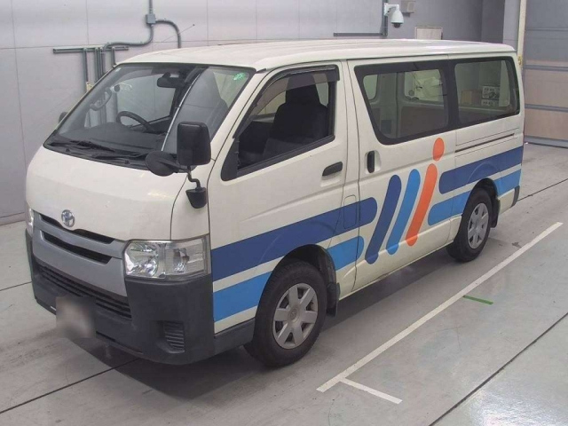 TOYOTA HIACE VAN 2016