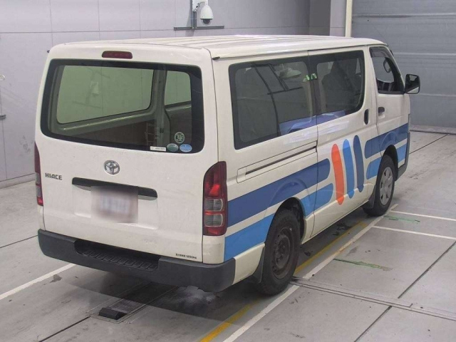 TOYOTA HIACE VAN 2016