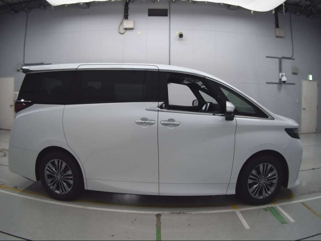 TOYOTA ALPHARD 2025