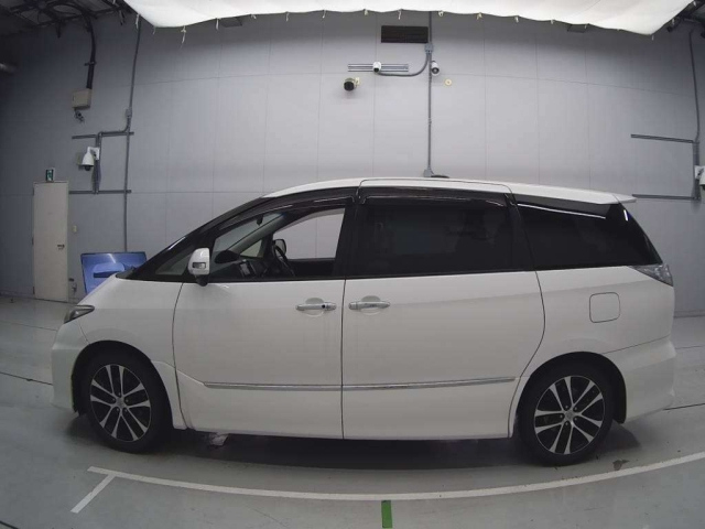 TOYOTA ESTIMA 2015