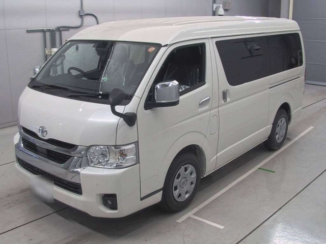 TOYOTA HIACE 2025