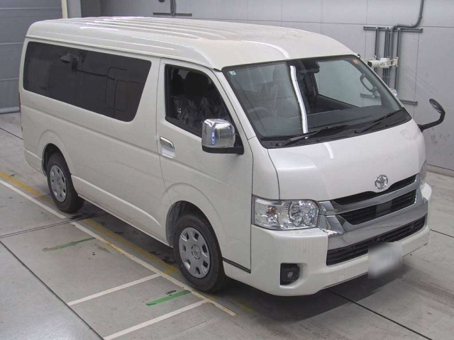 TOYOTA HIACE 2025