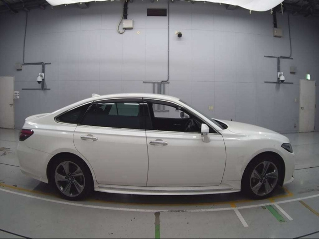 TOYOTA CROWN 2020