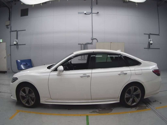 TOYOTA CROWN 2020