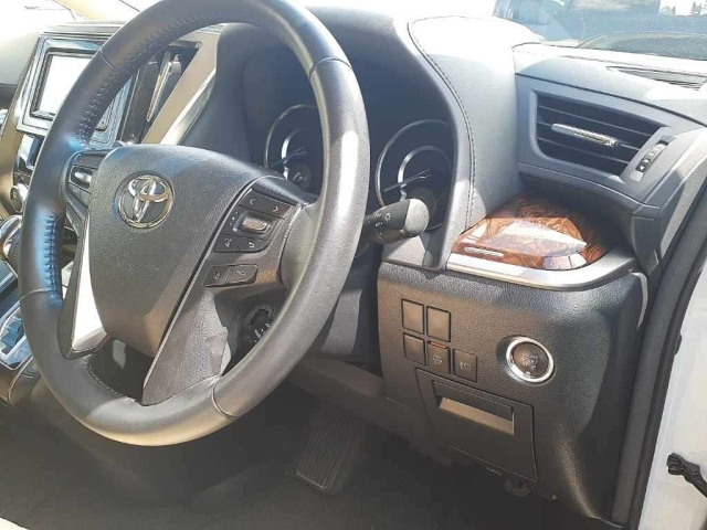 TOYOTA VELLFIRE 2019