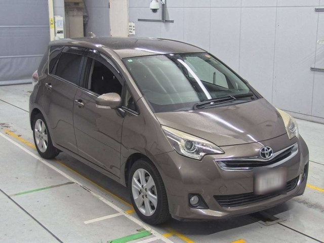 TOYOTA RACTIS 2015