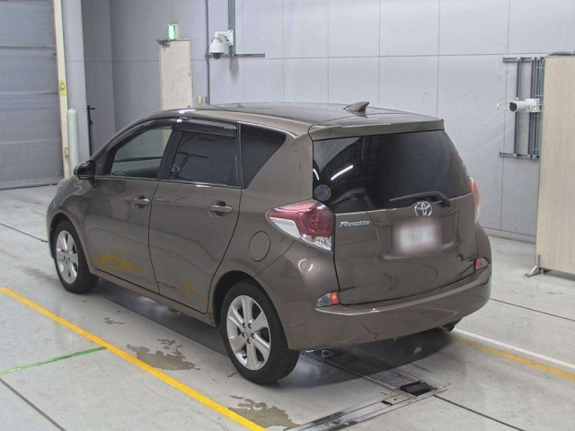 TOYOTA RACTIS 2015