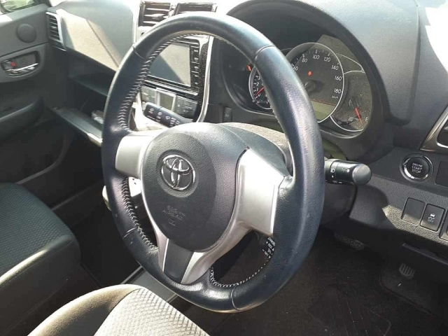 TOYOTA RACTIS 2015