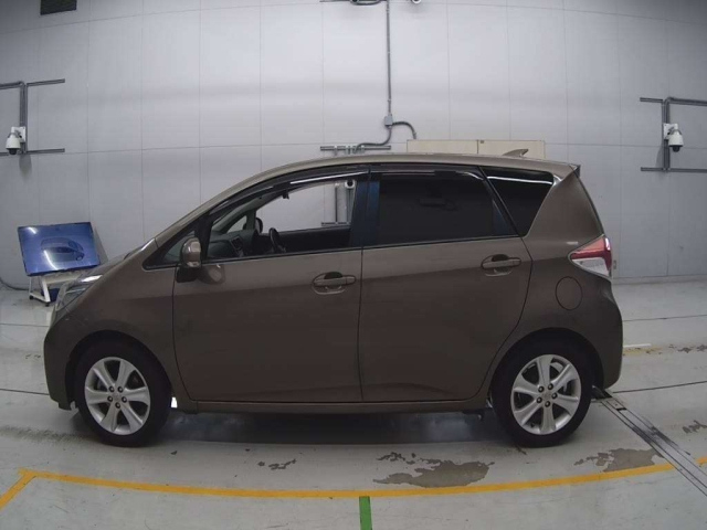 TOYOTA RACTIS 2015
