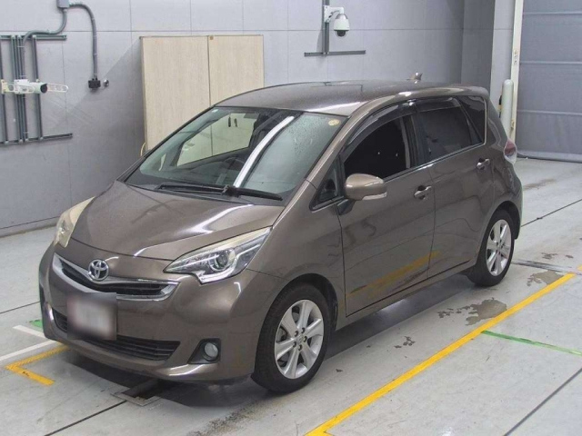 TOYOTA RACTIS 2015